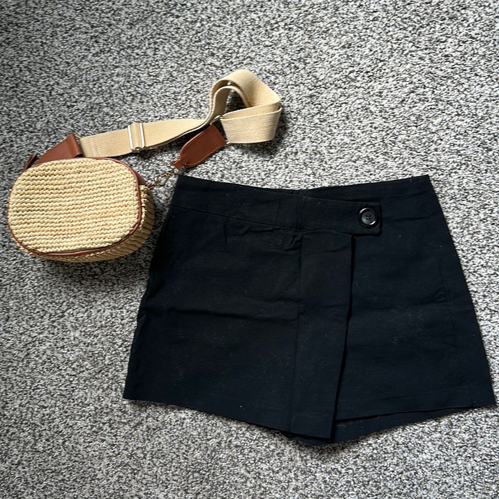 Black mini skort Large